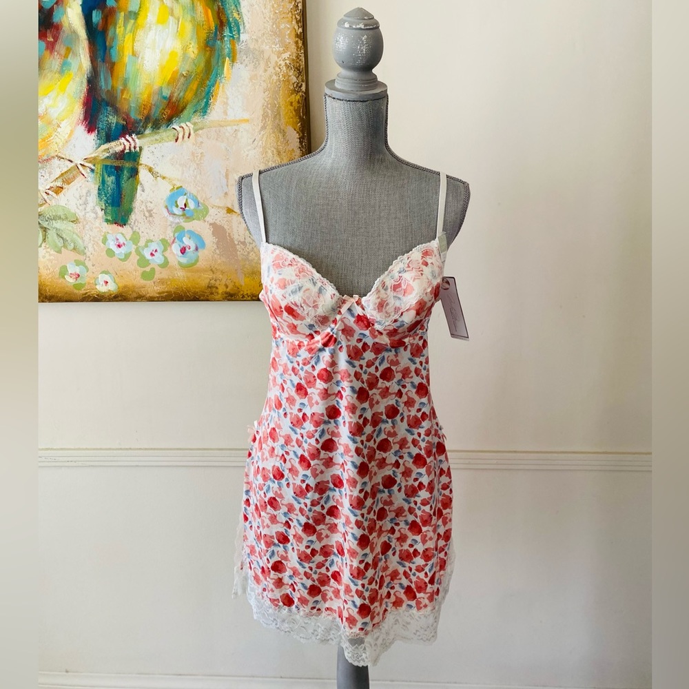 MARILYN MONROE SOFT LINGERIE SLIP WITH PADDED BRA & ADORABLE DETAILS 🌟NWT🌟
